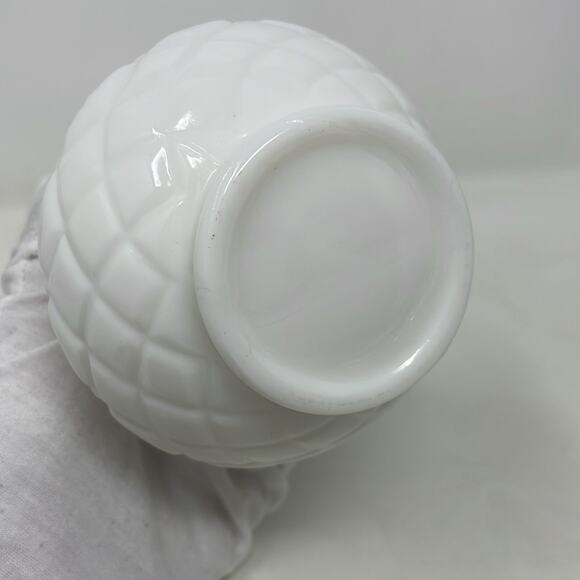 Vintage Randall White Milk Glass Bud Vase - Picture 4 of 7